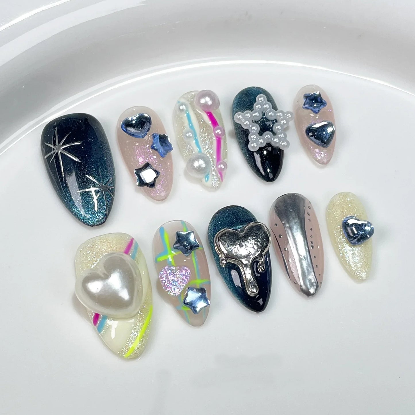 Eye Cat Almond Press-On Nails-5