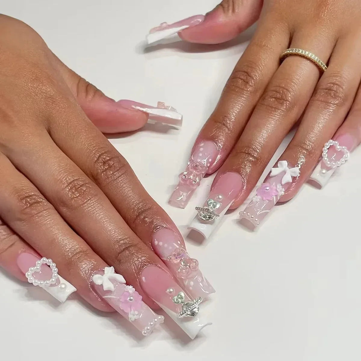 Strawberry & Bear Themed Fake Nails-5