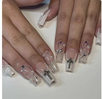 Strawberry & Bear Themed Fake Nails-25